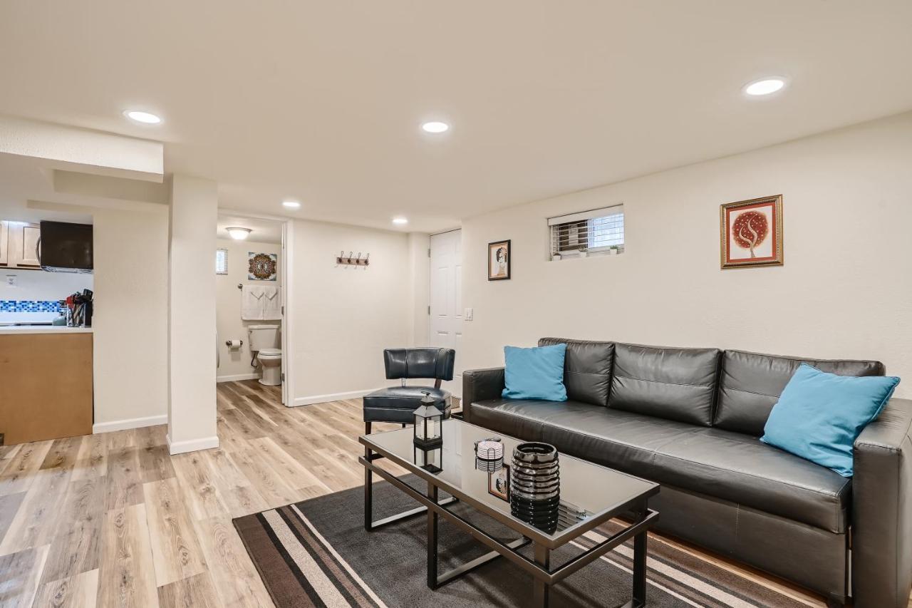 לייקווד Sloans Lake Getaway - Basement Apartment Near Broncos And Downtown Denver מראה חיצוני תמונה