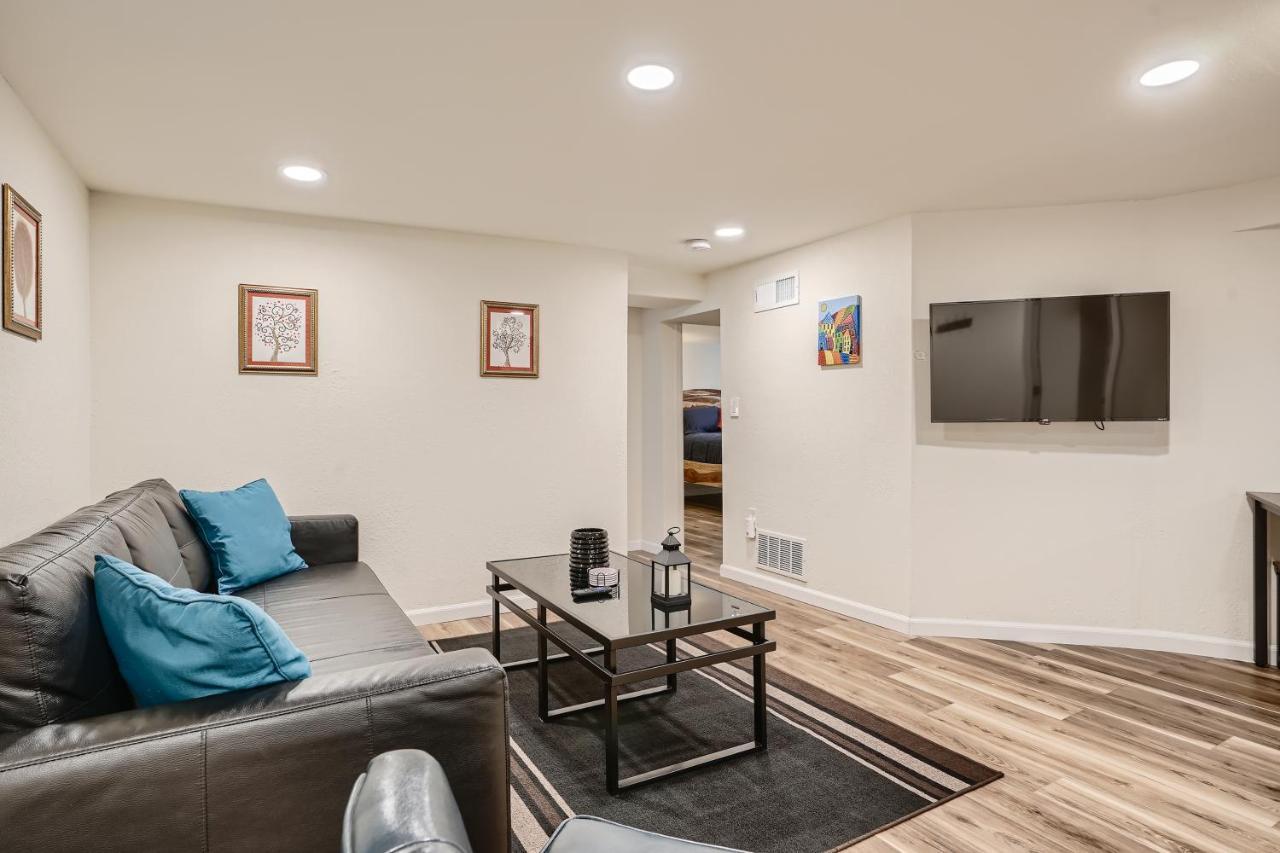לייקווד Sloans Lake Getaway - Basement Apartment Near Broncos And Downtown Denver מראה חיצוני תמונה