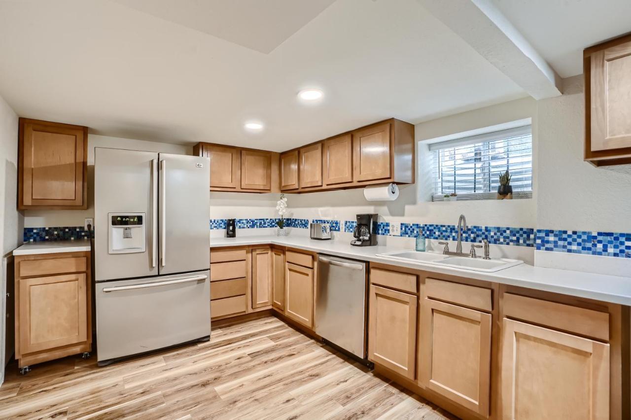 לייקווד Sloans Lake Getaway - Basement Apartment Near Broncos And Downtown Denver מראה חיצוני תמונה