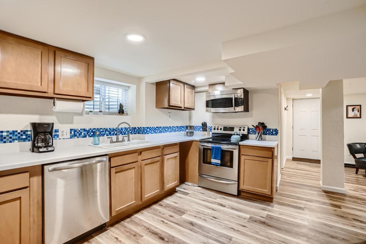 לייקווד Sloans Lake Getaway - Basement Apartment Near Broncos And Downtown Denver מראה חיצוני תמונה